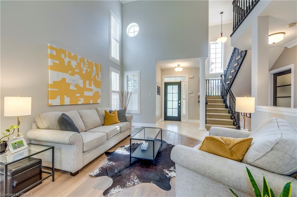 16 Sweetman Dr, Hamilton, ON L9H 7N6