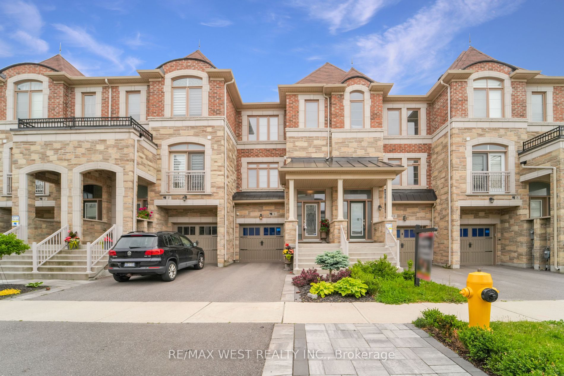33 Allegranza Avenue, Vaughan, ON L4H 4P2