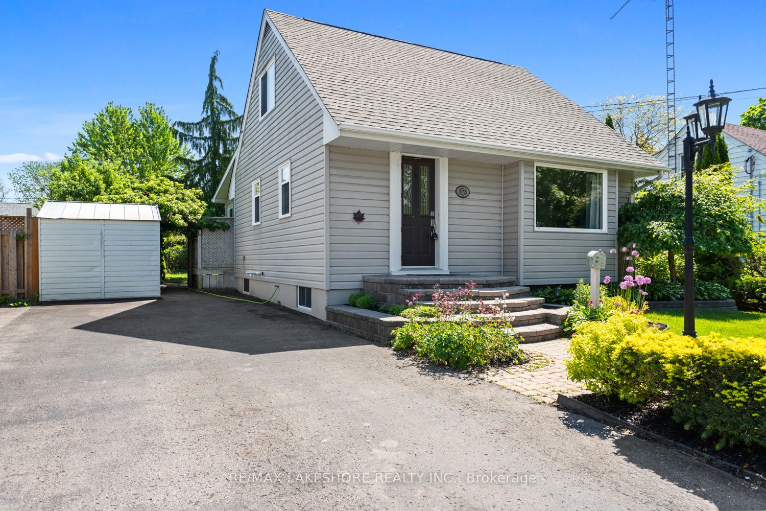 378 Campbell St, Cobourg, ON K9A 4C2