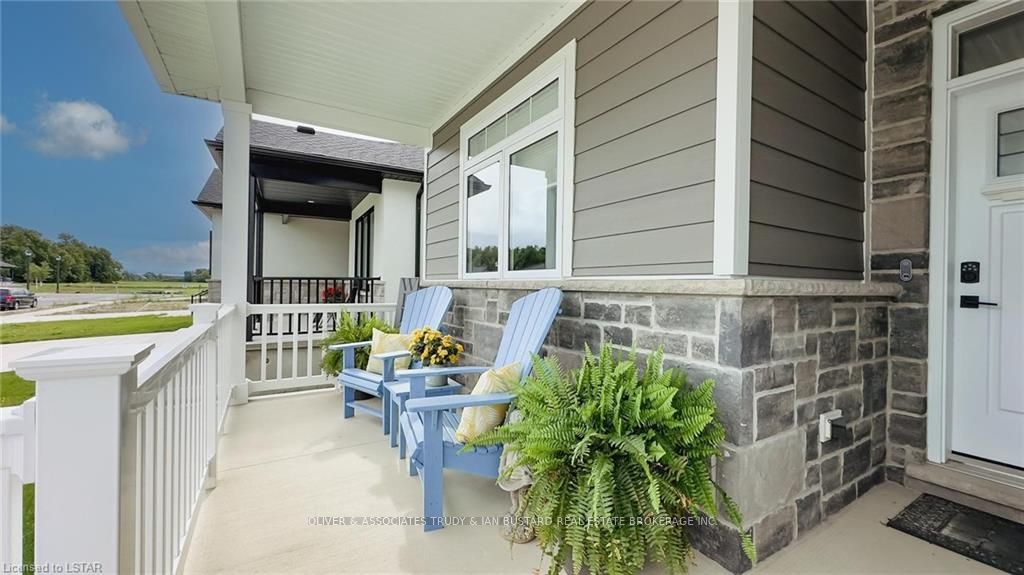 33 Brooklawn Drive, Lambton Shores, ON N0M 1T0