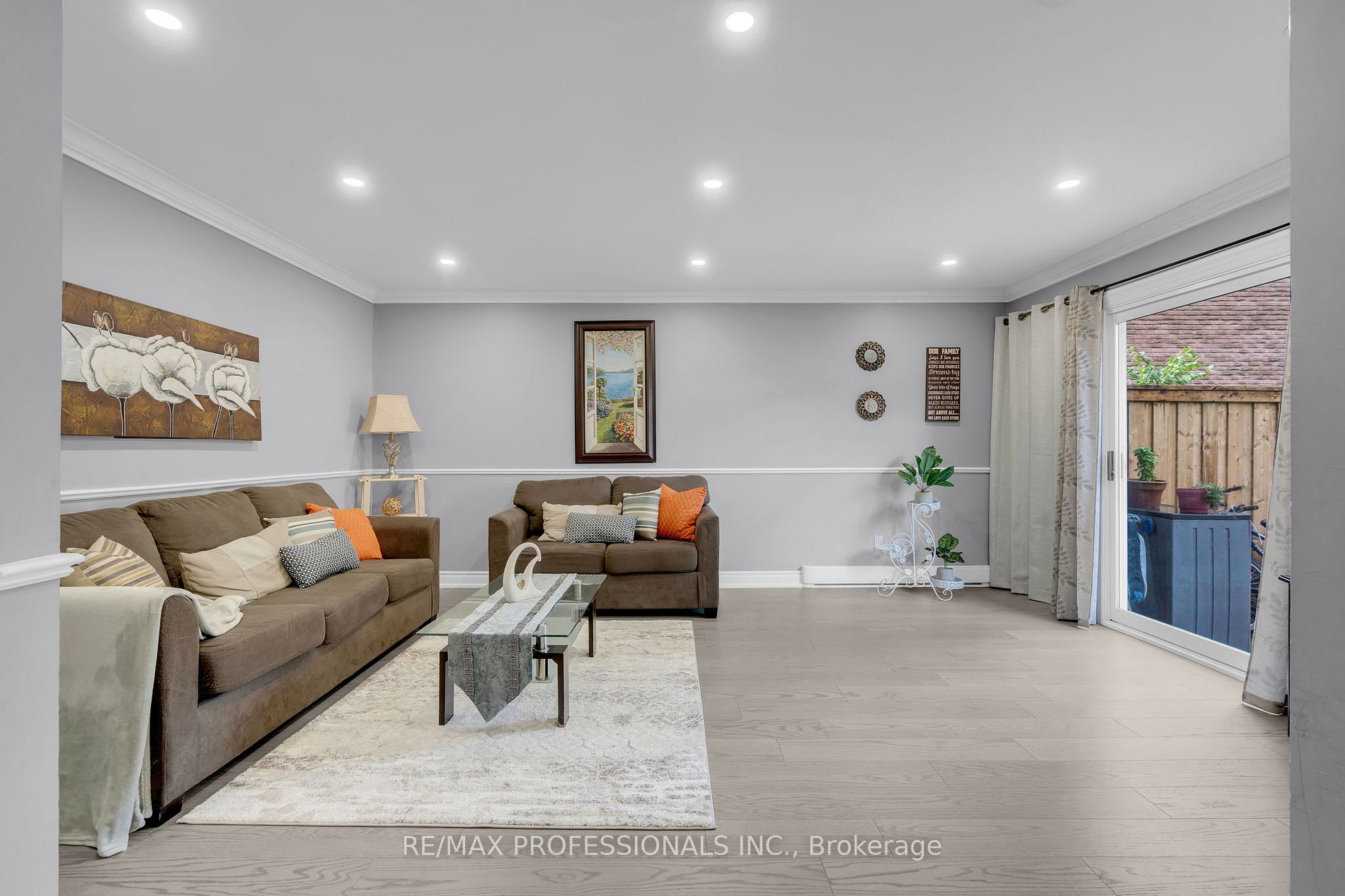 232 Milestone Cres, Aurora, ON L4G 3M2 MLS N9363459 Houseful