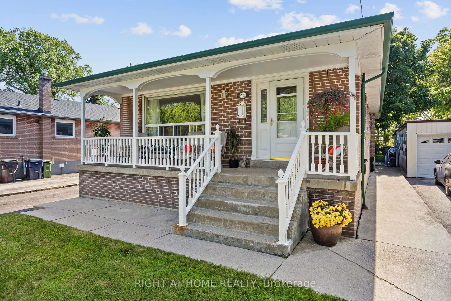 40 Rowallan Drive, Toronto, ON M1E 2Y6