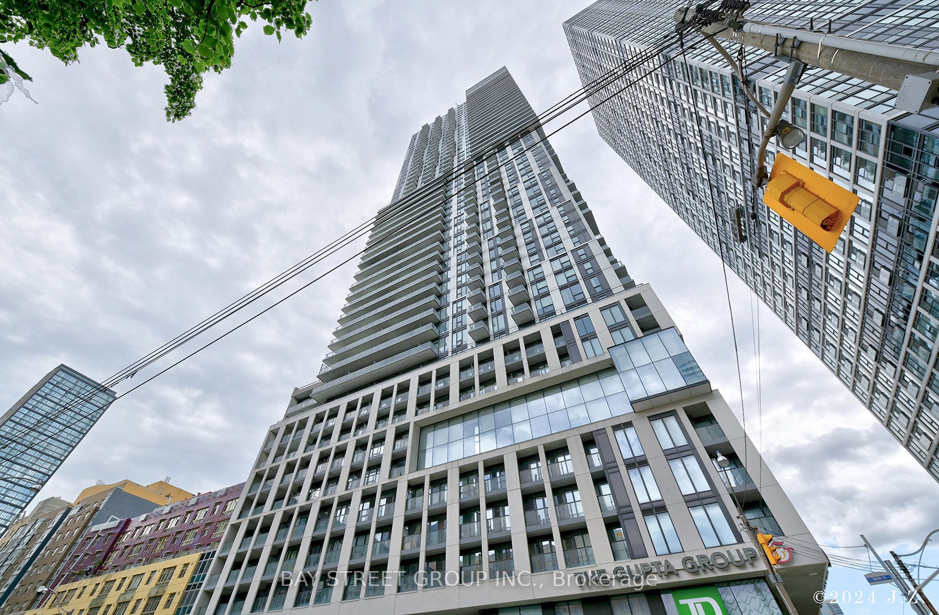 251 Jarvis St #1513, Toronto, ON M5B 0G3