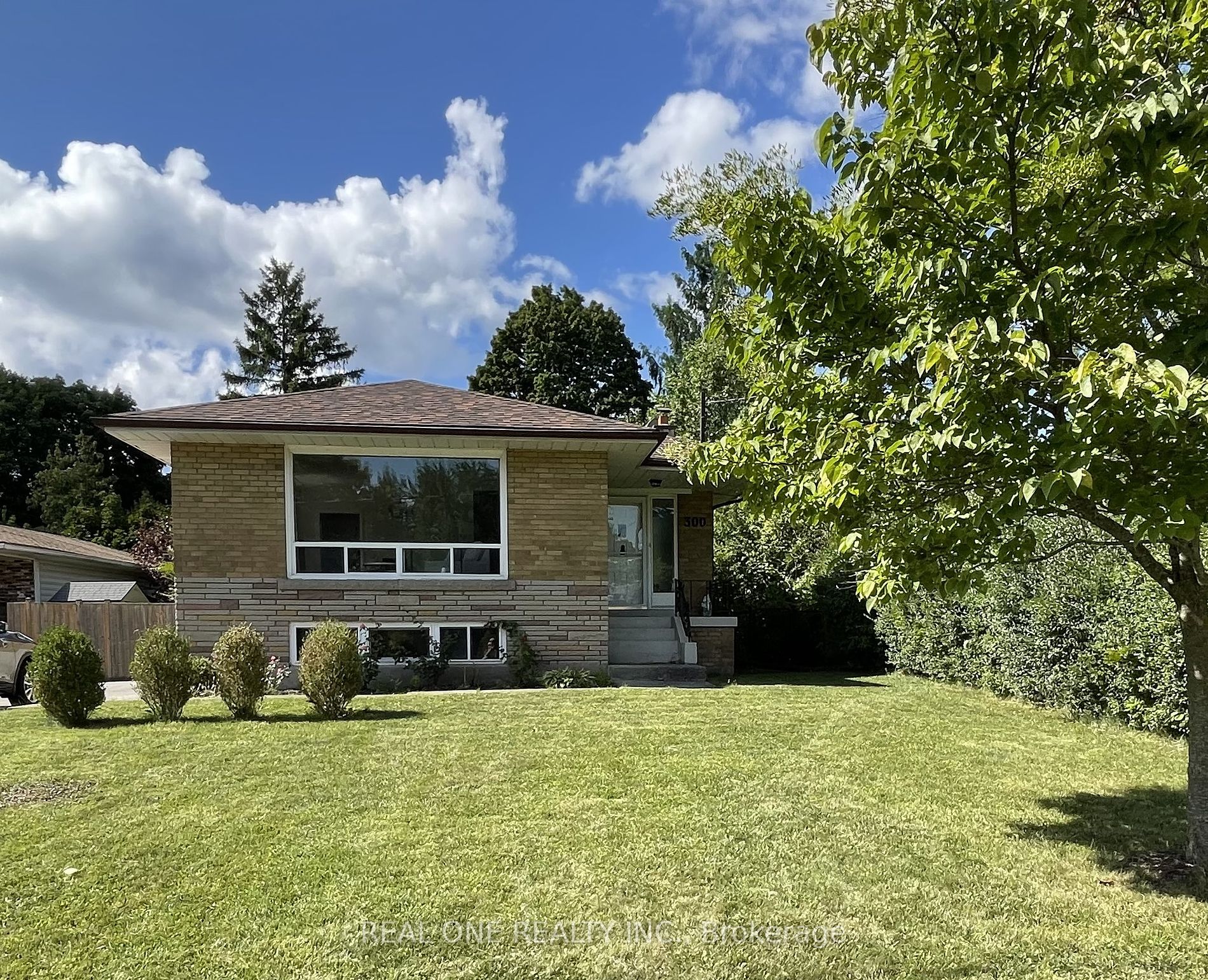 Undisclosed Address, Oakville, ON