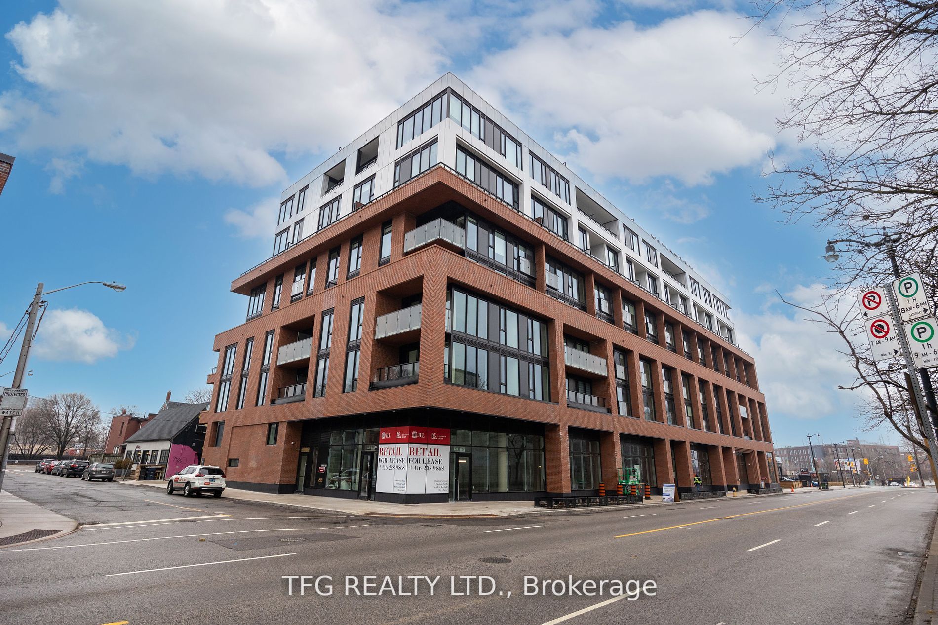 2720 Dundas St W #810, Toronto, ON M6P 0C3