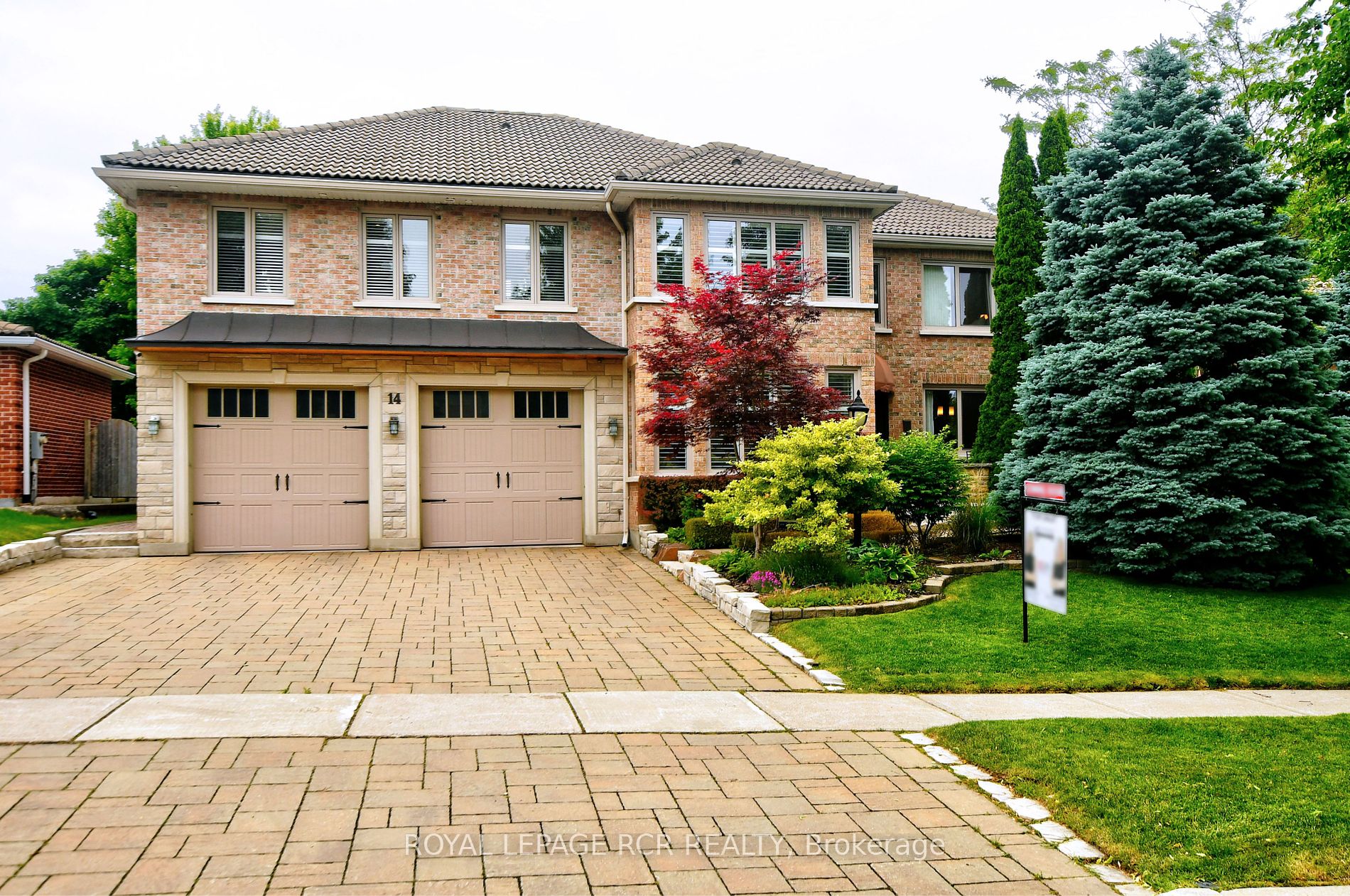 14 Wethersfield Court, Aurora, ON L4G 5L9