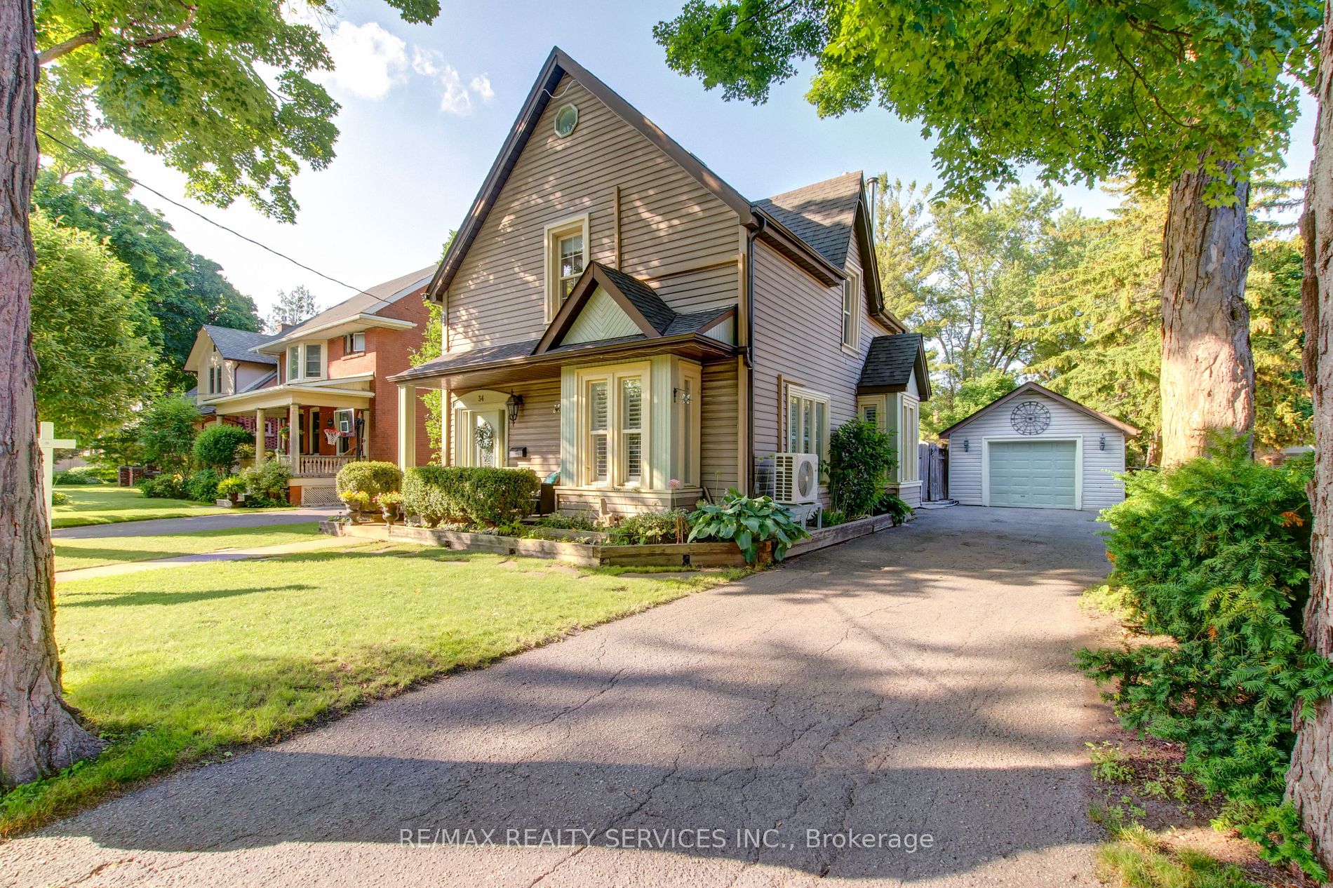 34 Isabella Street, Brampton, ON L6X 1P6