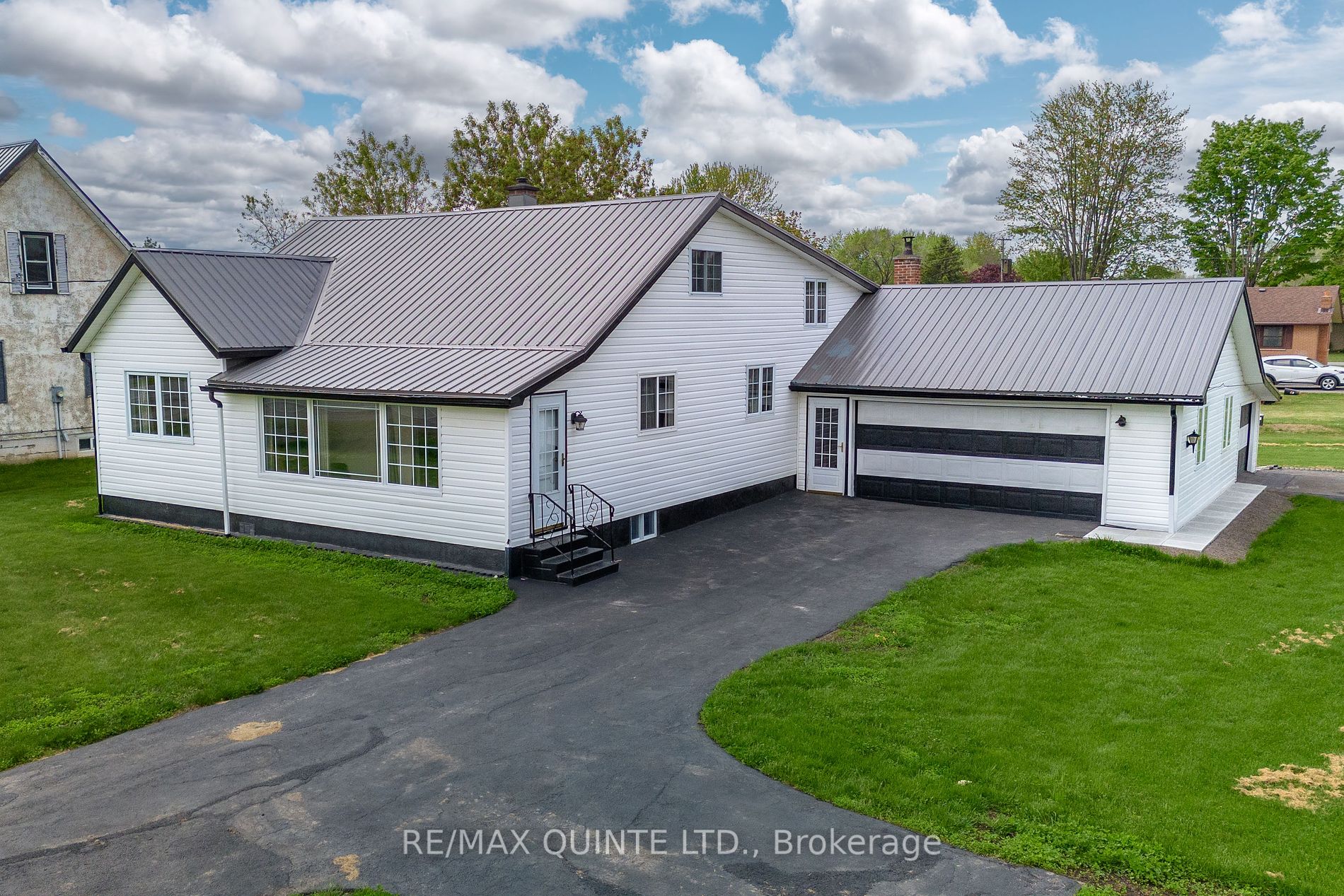 4329 Old Highway 2, Belleville, ON K8N 4Z4